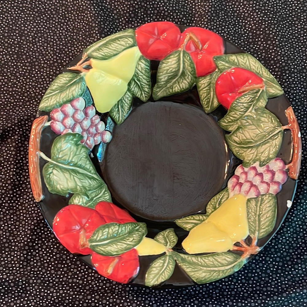 Oci black bowl with fruit design